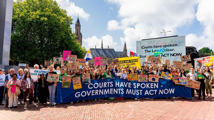 "Juicio climático del siglo": el tribunal de La Haya dicta por primera vez que los estados están "legalmente obligados" a frenar la crisis climática