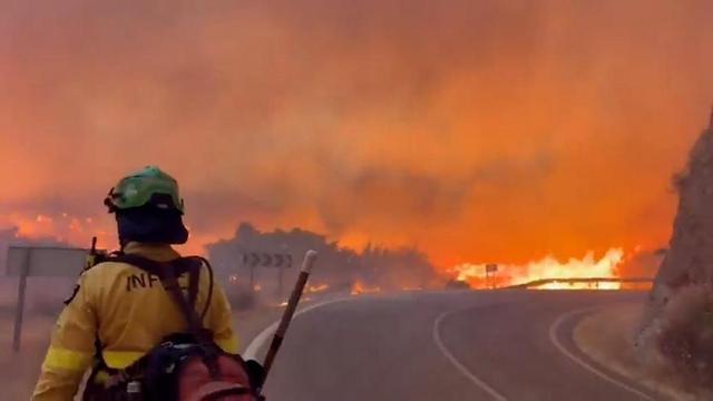 Tragèdia a Los Gallardos (Almeria): carrera a contrarellotge per extingir el foc