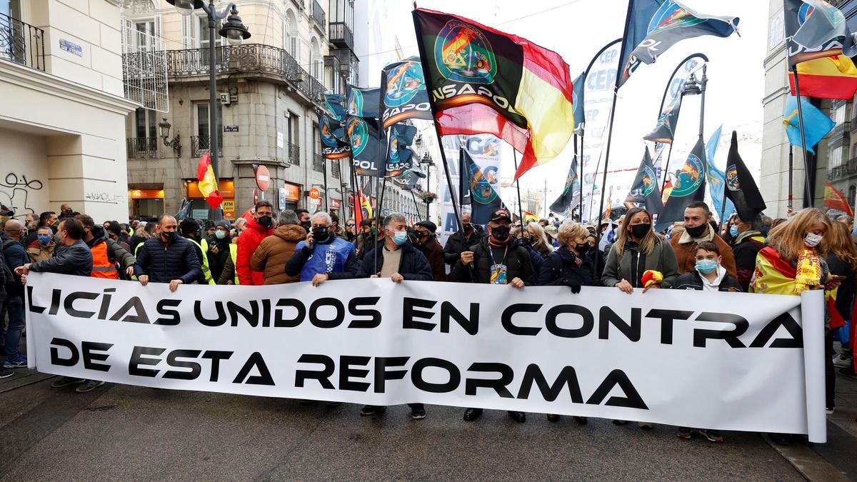 Agentes de todos los cuerpos policiales se manifiestan en Madrid para protestar contra la reforma de la Ley de Seguridad Ciudadana