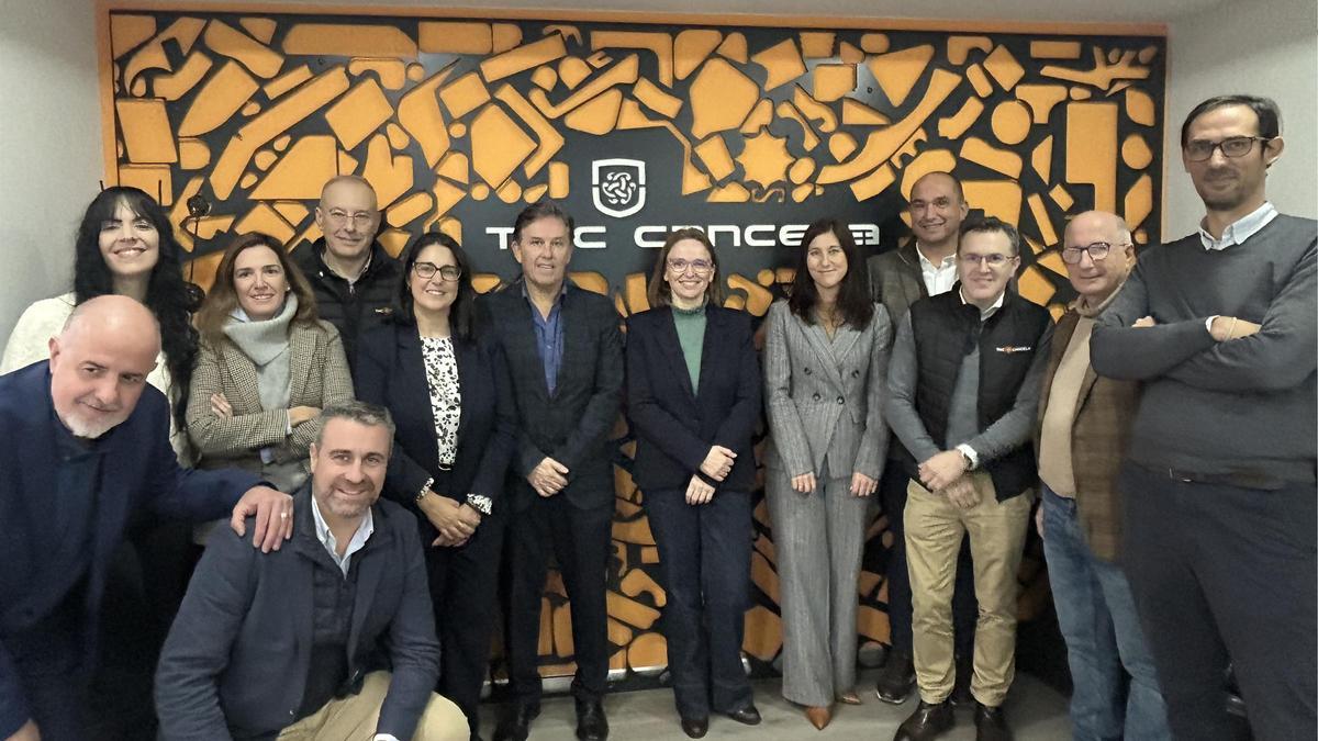 Foto de familia de la presentación del proyecto «H2RCV»