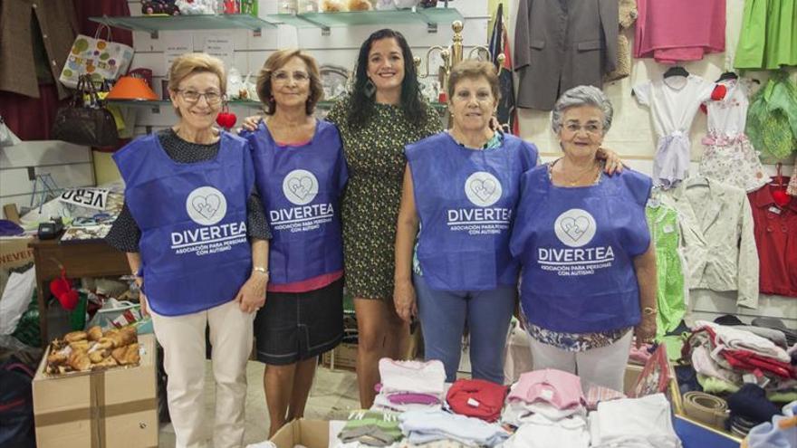 Mercadillo solidario a favor de Divertea