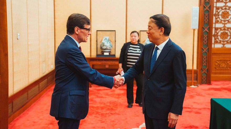 Illa se reune en China con el vicepresidente de la Asamblea Popular Nacional