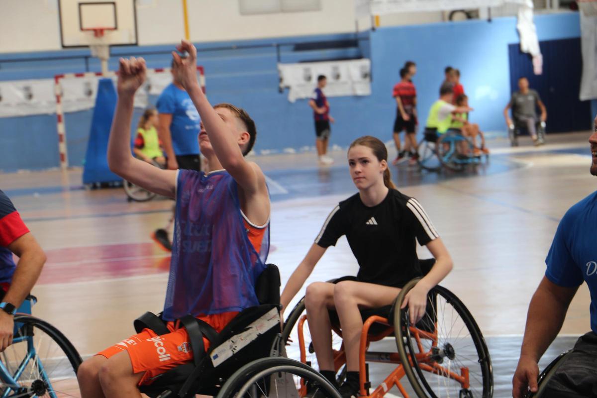 Roman Escrivà, del CB Genovés, en una competición de baloncesto en silla de ruedas.