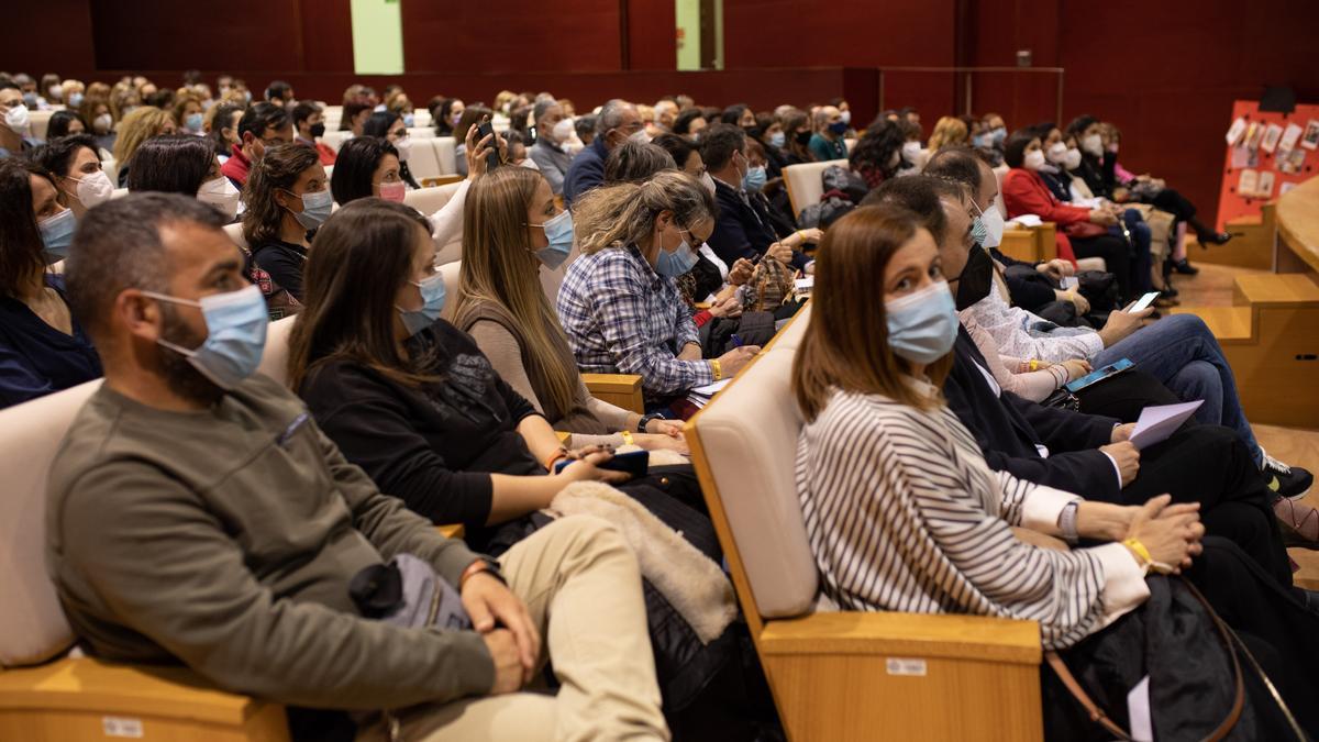 Público asistente a la conferencia de Lorenzo Silva en el Campus Viriato.