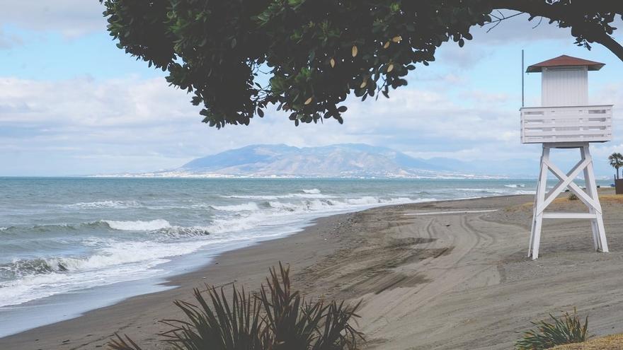 Playa Torre de Benagalbón en Rincón de la Victoria