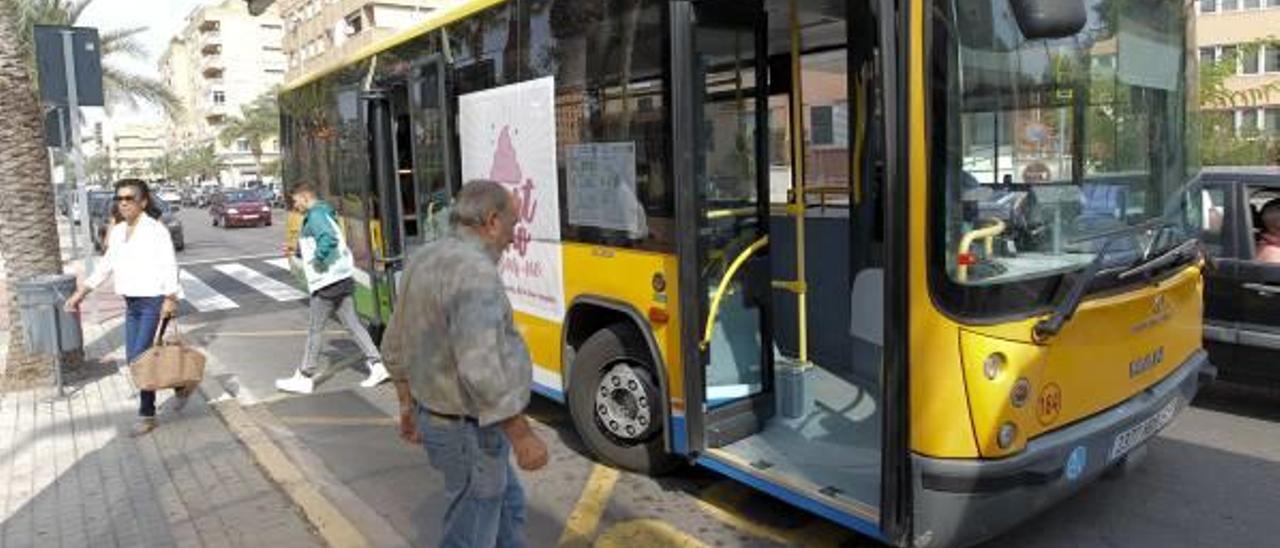 Un autobús urbano de Sagunt.