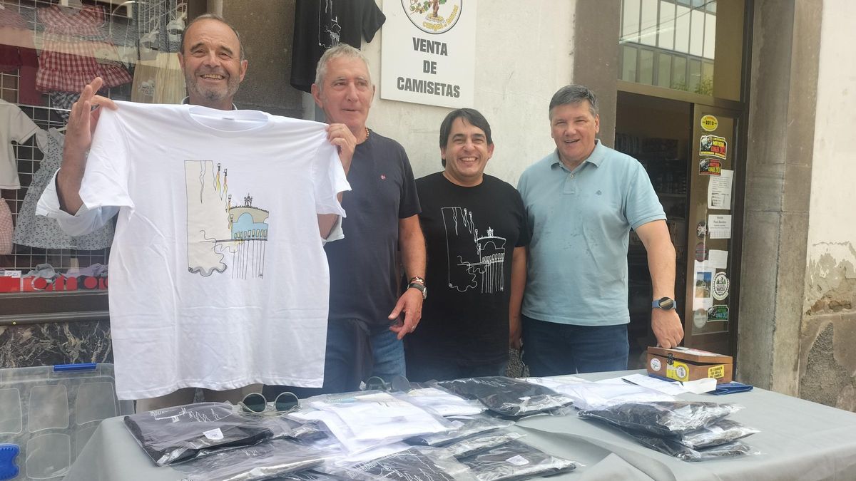 Por la izquierda, Felipe López, José Manuel Barragaño, Avelino Fontaniella y Óscar Monteserín.