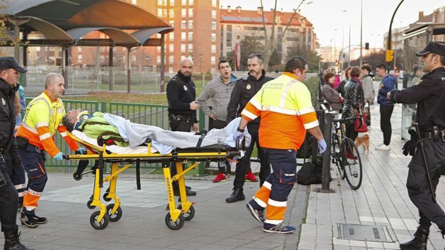 La Policía interviene en una pelea entre un ciclista y un conductor que se salda con un herido