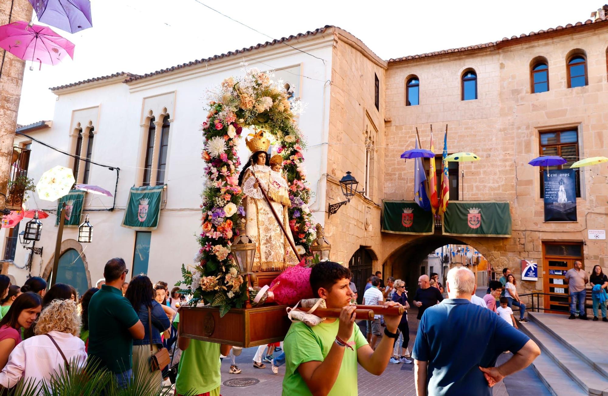 L'inici de les festes del Centenari de la Font del Bon Succés a Cabanes, en imatges