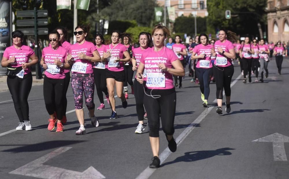 Ambiente en la V Carrera de la Mujer de Murcia