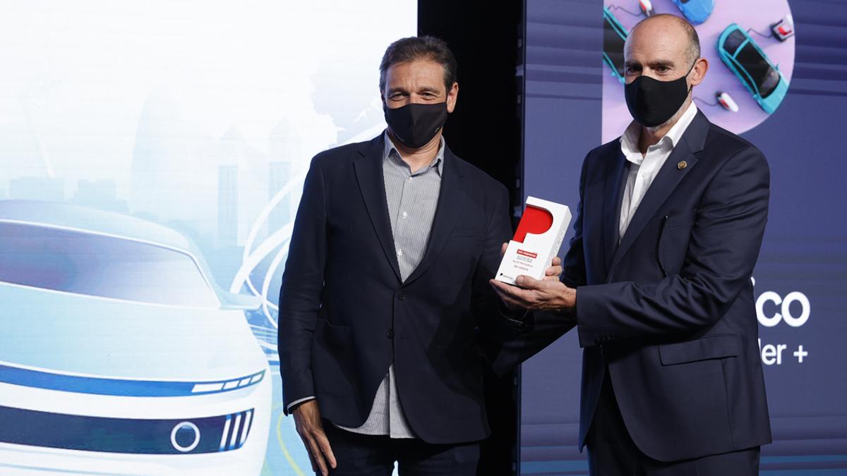 Carlos Sotelo recoge el Premio Automobile Barcelona by El Periódico