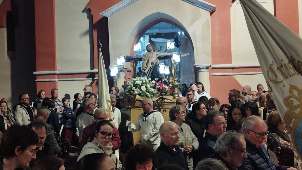 La imagen, a su salida de la parroquia.