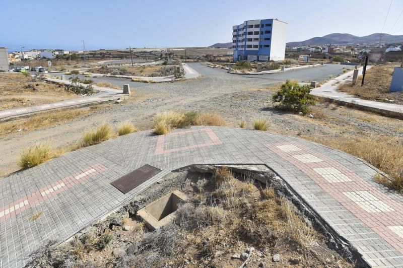 Zona de Arauz a medio urbanizar y abandonada