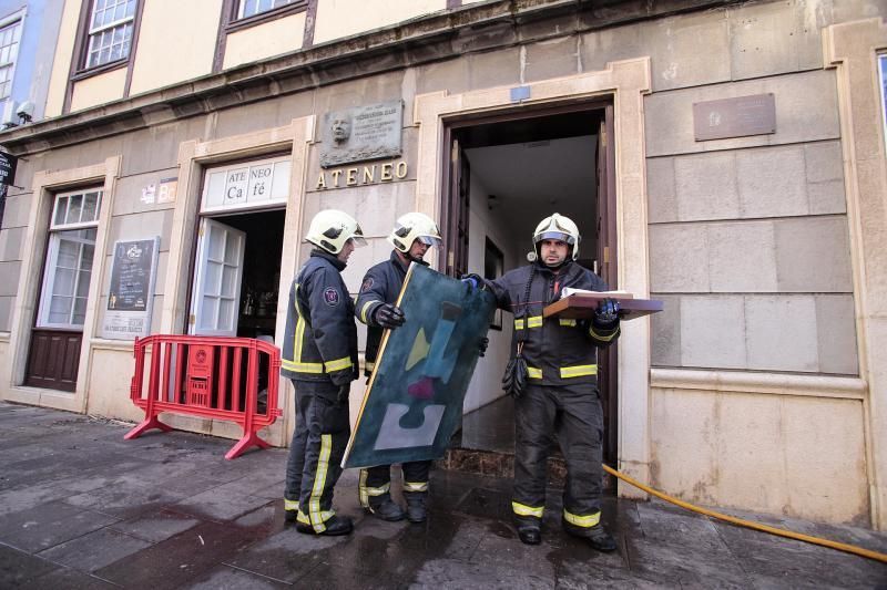 Incendio en el Ateneo lagunero