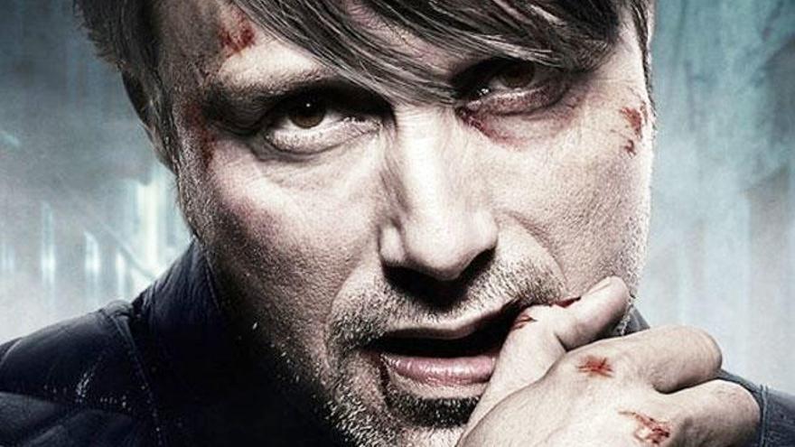 Mads Mikkelsen es Hannibal.