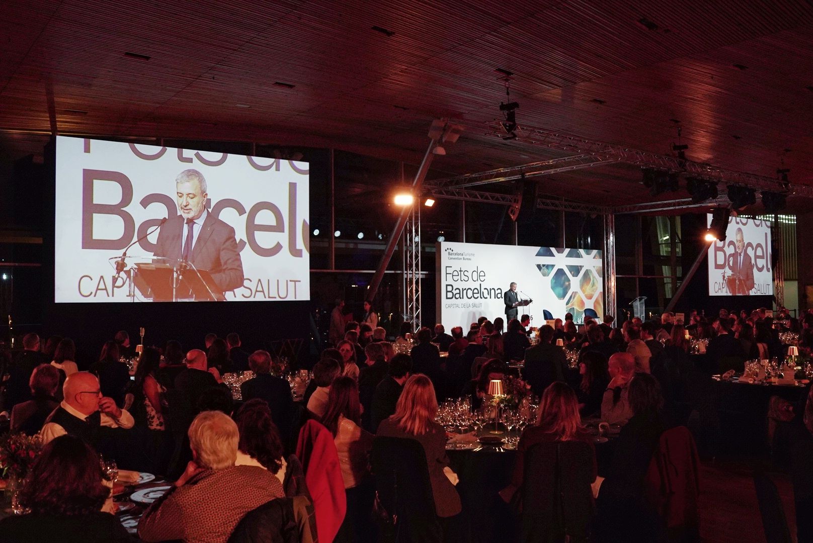 Cena de agradecimiento a la comunidad médica de Barcelona por su papel en la captación de congresos internacionales.