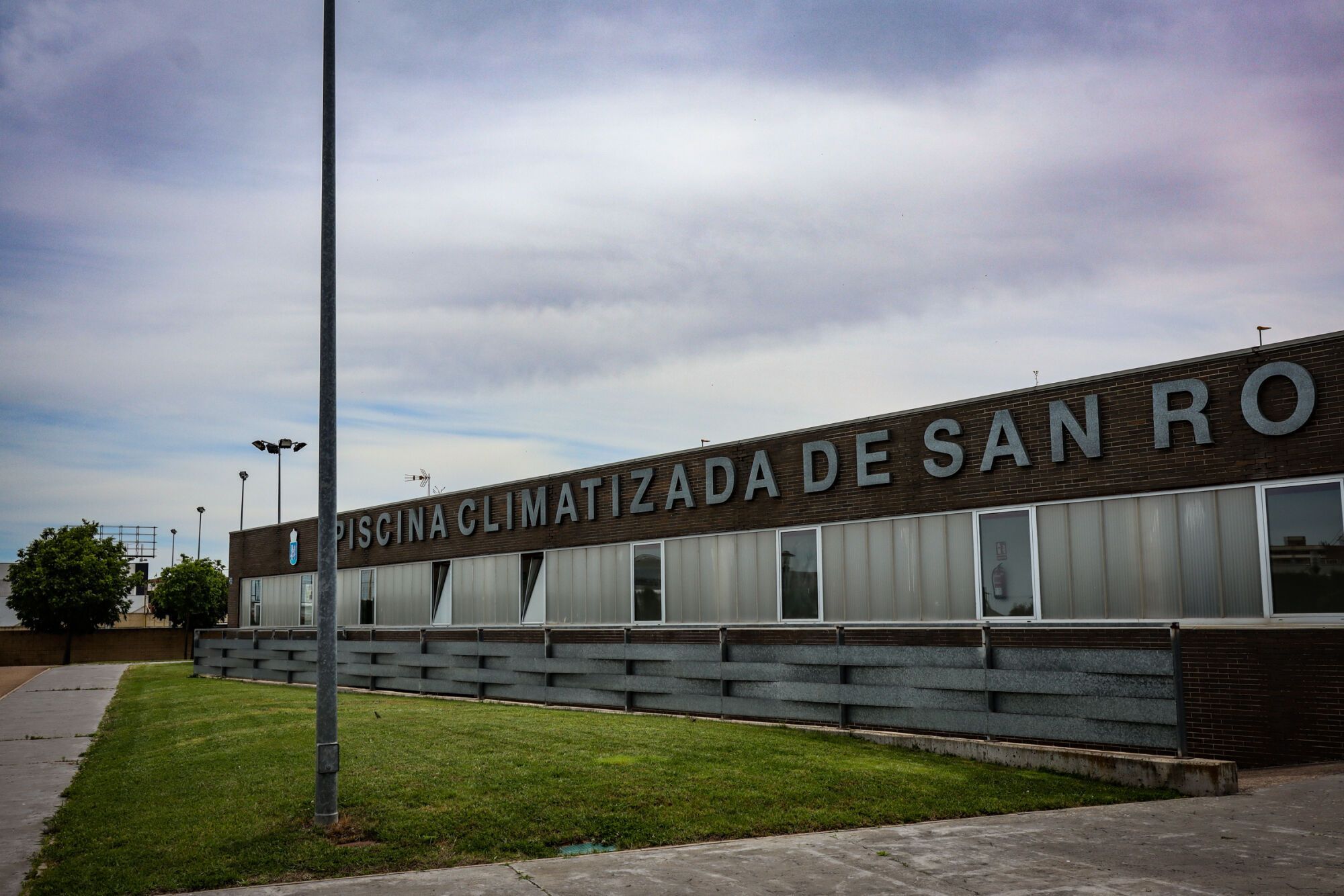 Instalaciones de la piscina climatizada de San Roque, en Badajoz.