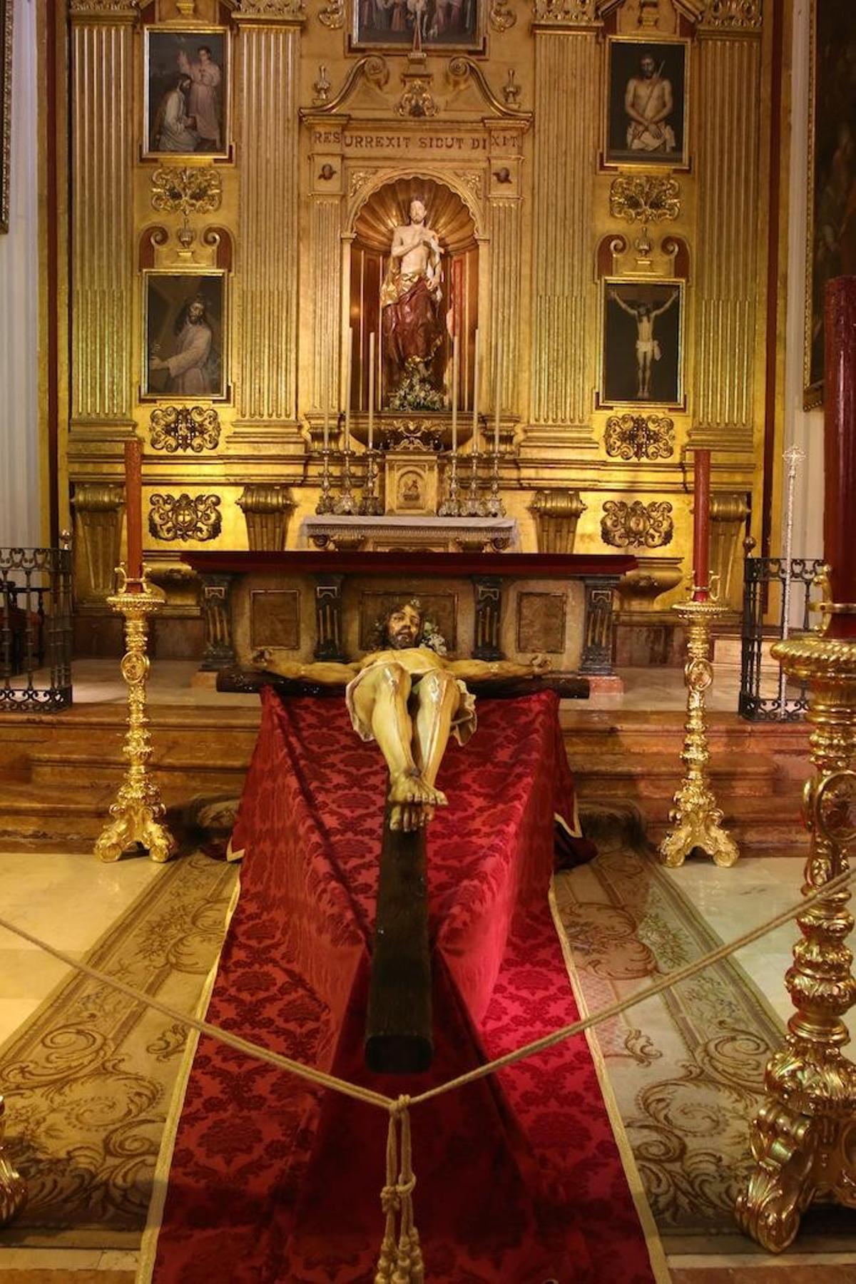 Altar mayor de la iglesia de San Julián.