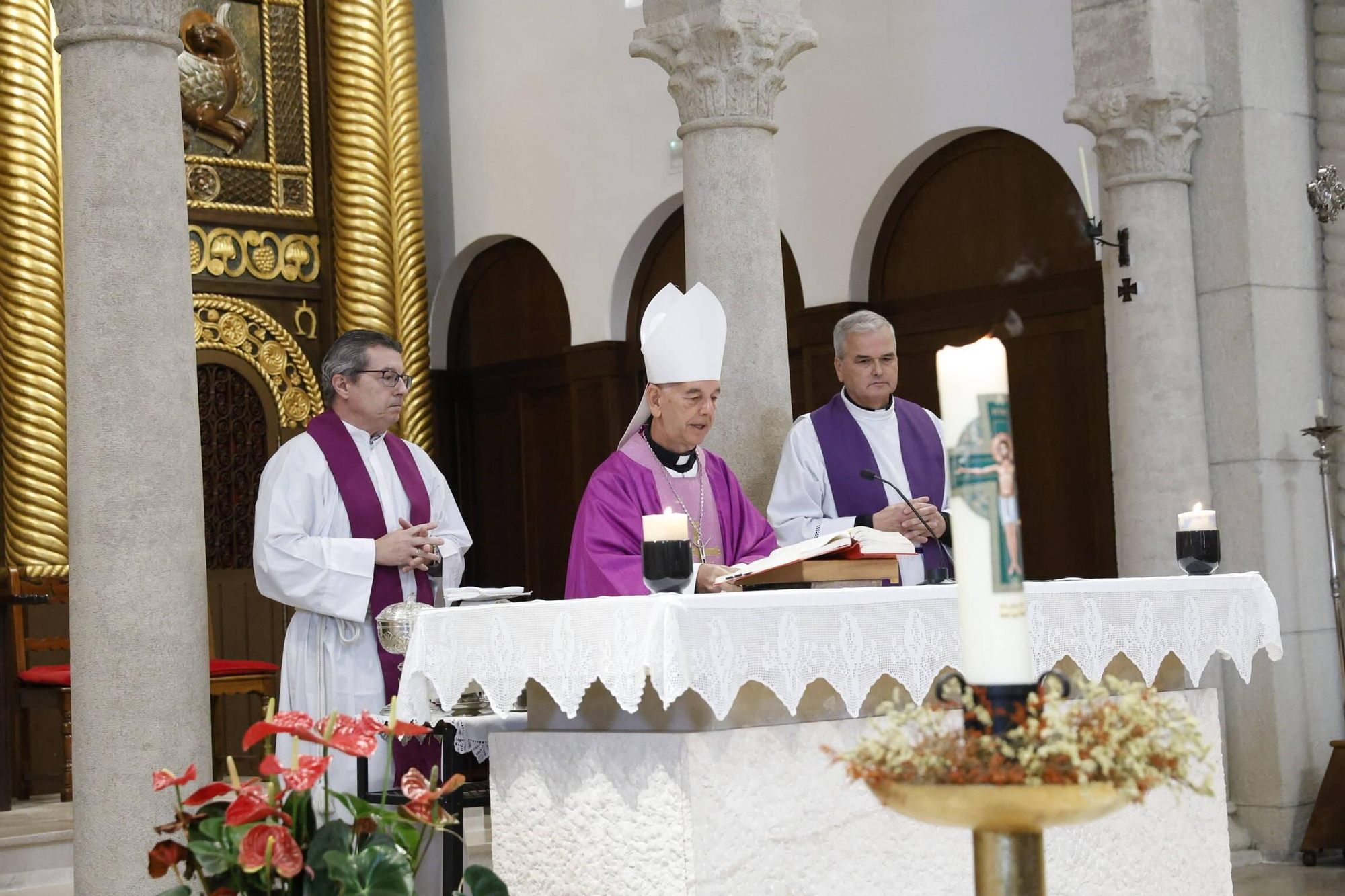 El funeral por el gijonés Ignacio Figaredo, en imágenes