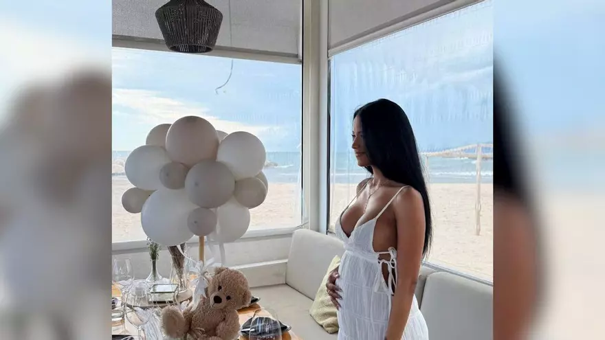 Así ha comunicado Jeimy Báez su embarazo, con una gran fiesta y con un apoyo incondicional