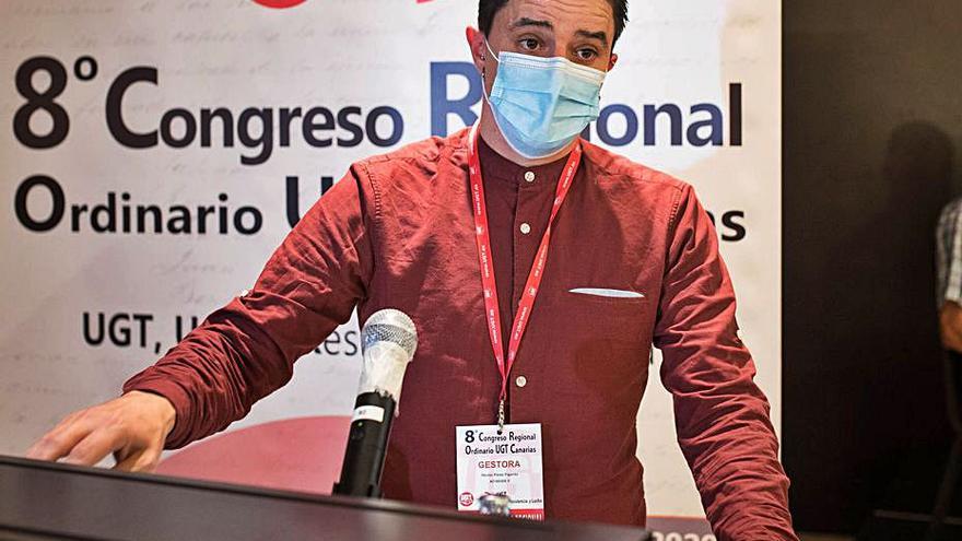 Héctor Fajardo abrió ayer el 8º Congreso Regional de UGT. | | CARSTEN LAURITSEN