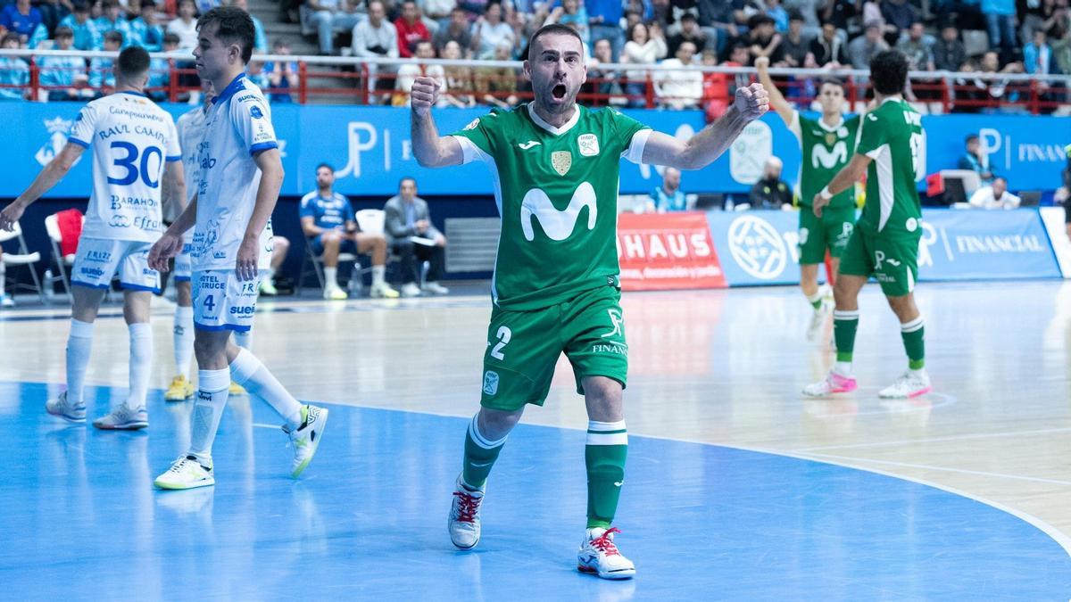 Cecilio celebra un gol con el Movistar Inter