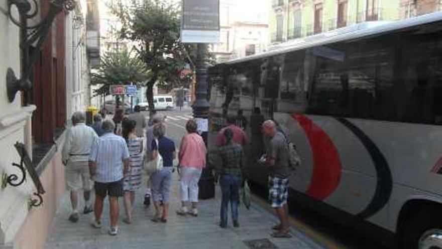 Un servicio de autobús unirá la Costa con el Mercado Medieval