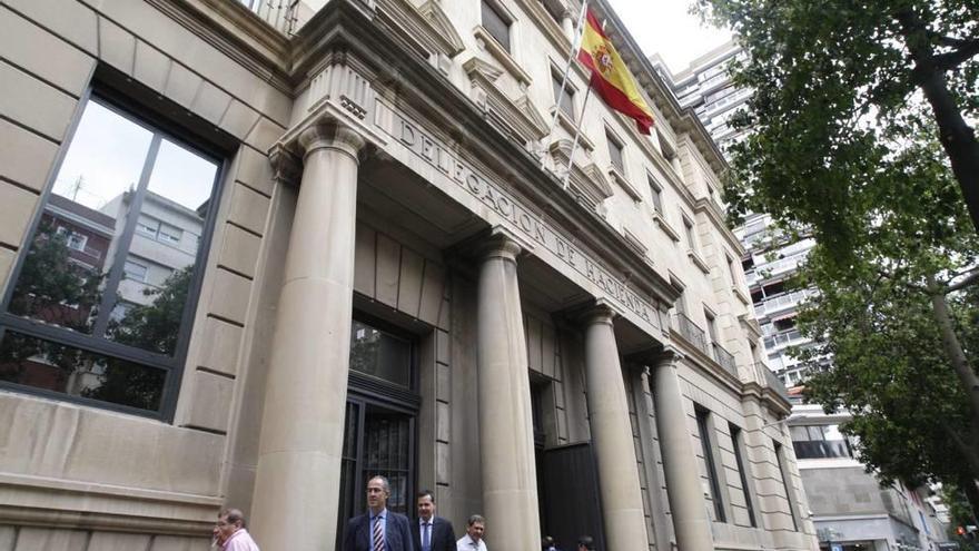 Los contribuyentes pueden ir físicamente a la sede de la Agencia Tributaria en Murcia a presentar la declaración de la Renta a partir del 10 de mayo.