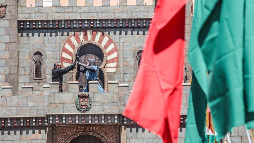 Así es el kit festero para disfrutar de los Moros y Cristianos de Elda 2025