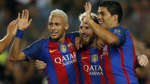 jcarmengol35514253 barcelona s lionel messi  center  celebrates with his teamma170103180156