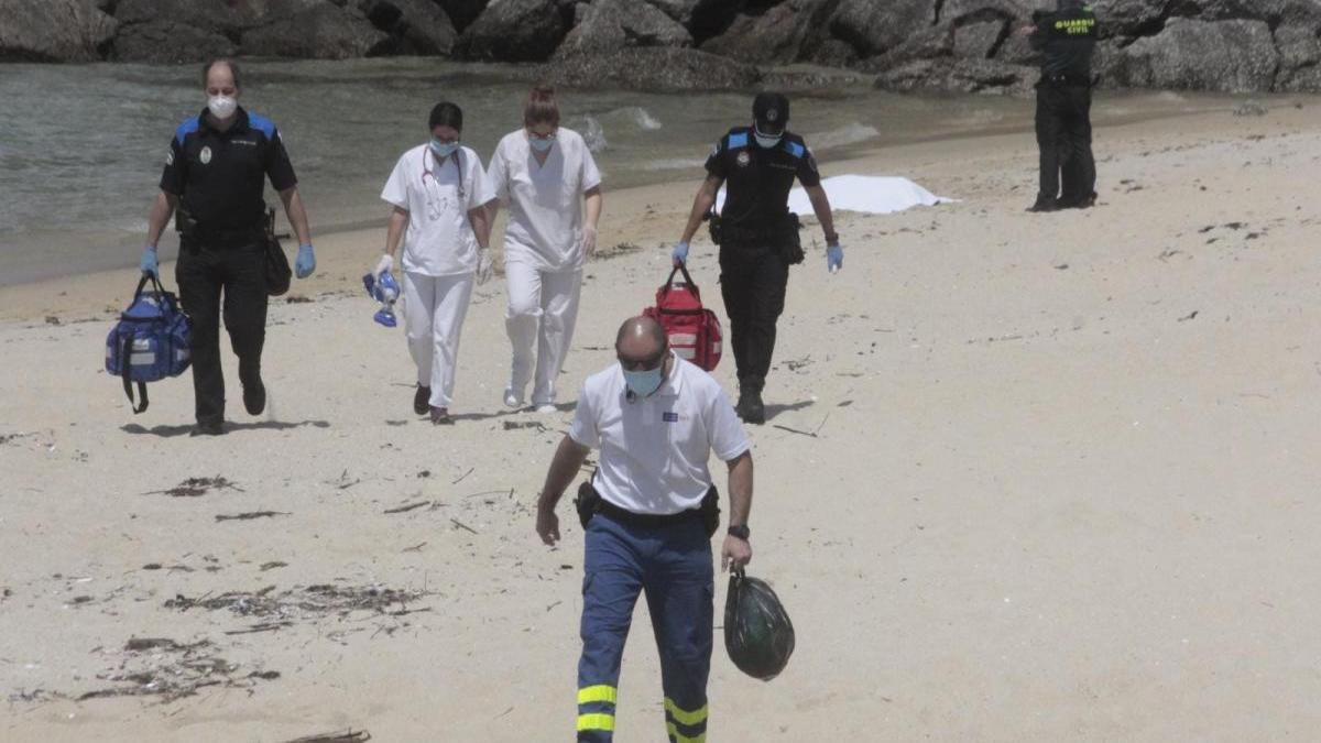 Fallece un octogenario cuando se encontraba nadando en la playa de Portomaior