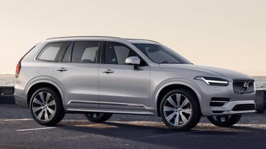 El diseño del nuevo Volvo XC90 ofrece mejoras y una moderna parrilla.