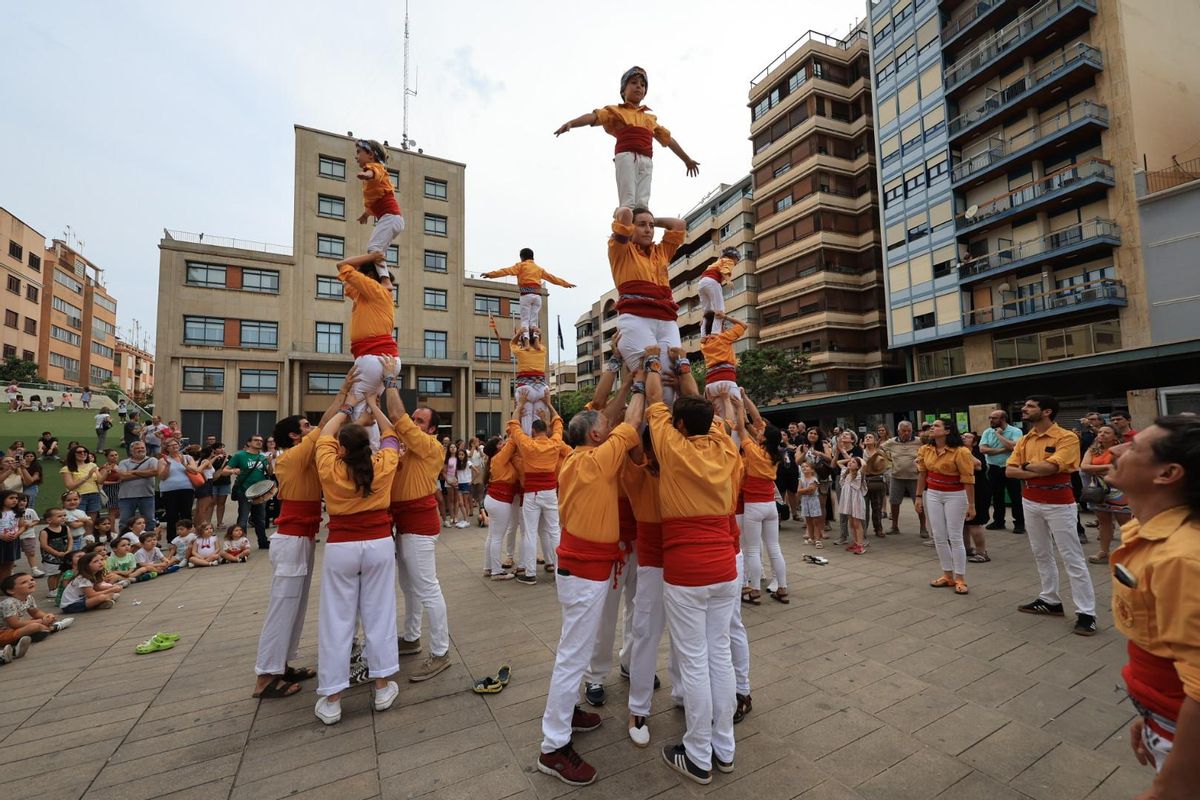 Les fotos de com Vila-real 'trau la llengua' per a defensar el valencià