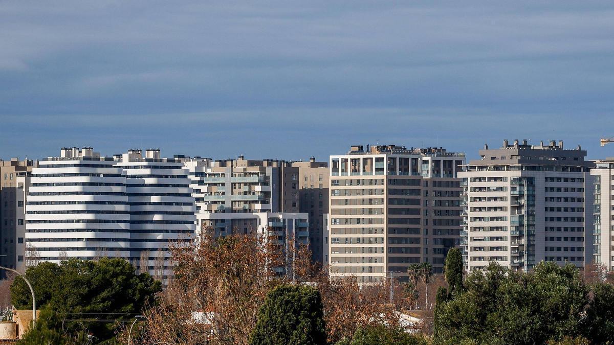Edificios de viviendas junto al Roig Arena en el barrio de Quatre Carreres de València.