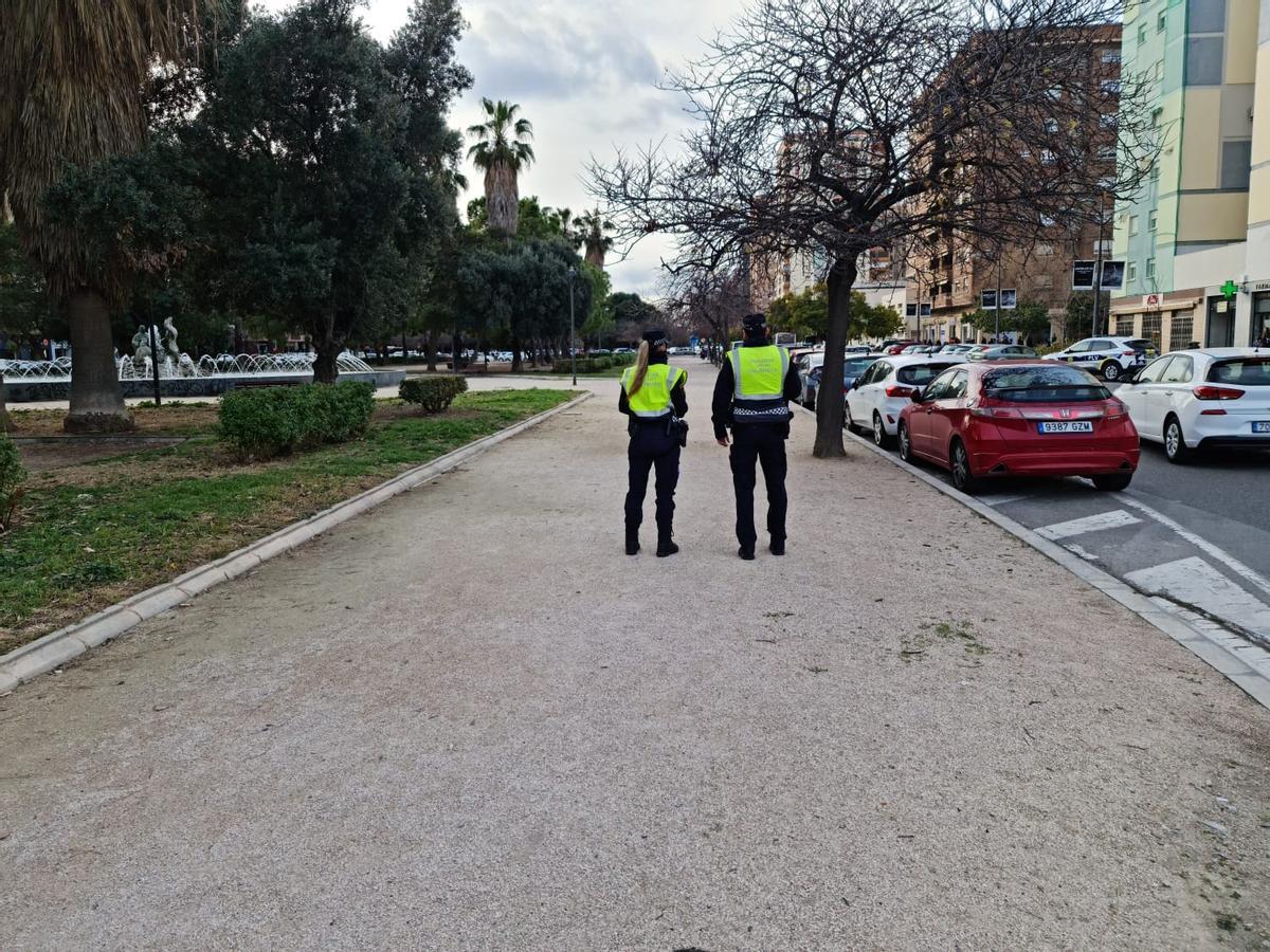 Los nuevos agentes de proximidad ya patrullaron ayer por València.