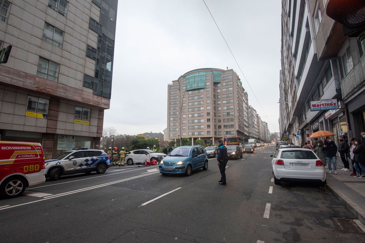 Herida leve al volcar un vehículo en ronda de Nelle