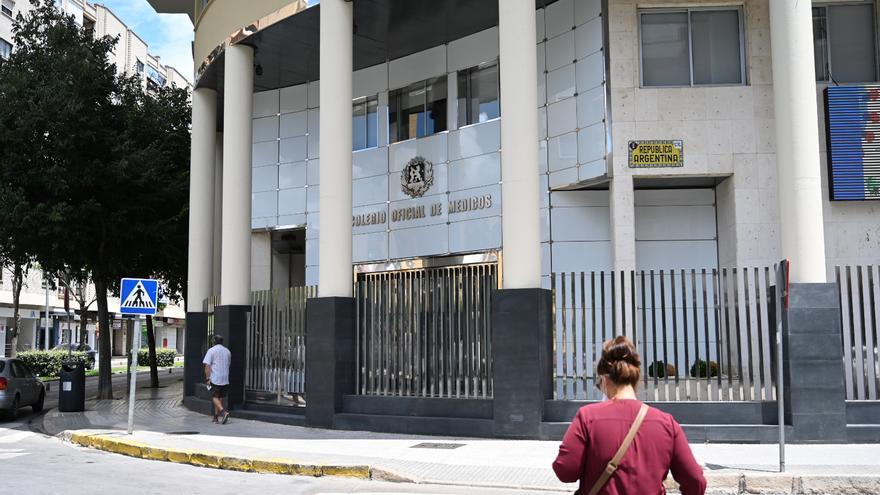 El Colegio de Médicos de Badajoz despide al oficial mayor acusado de abusar de cinco trabajadoras