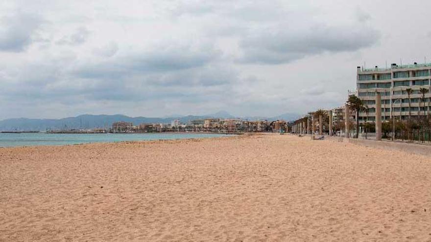 Aspecto de Platja de Palma tras el cierre de hoteles.