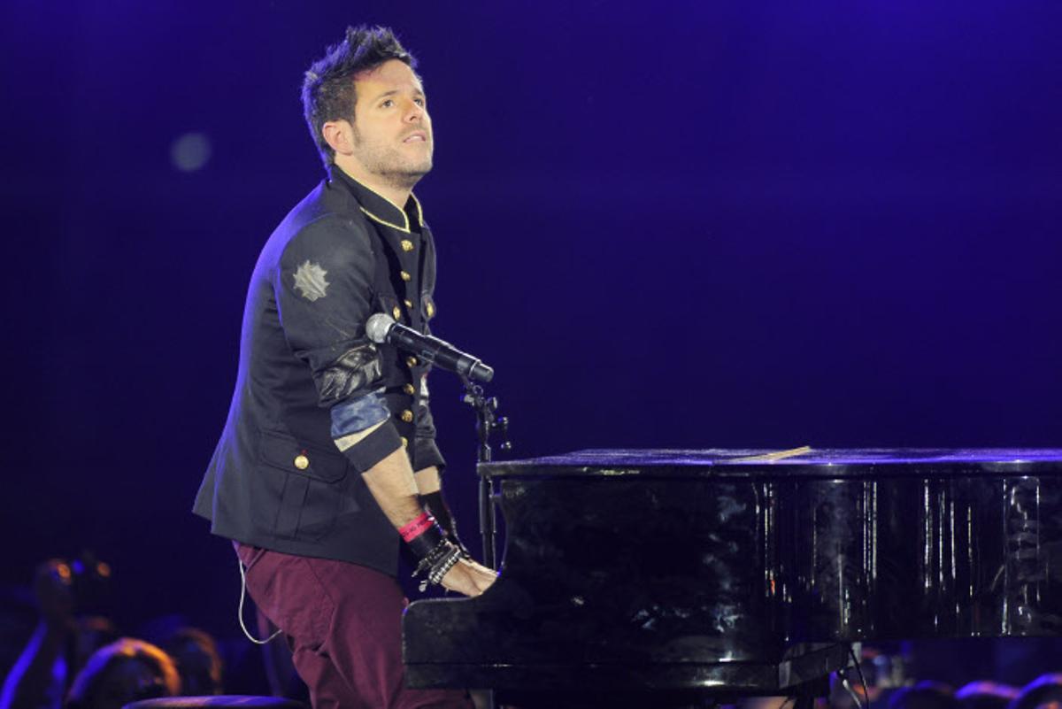 Pablo López y un piano, compañeros inseparables