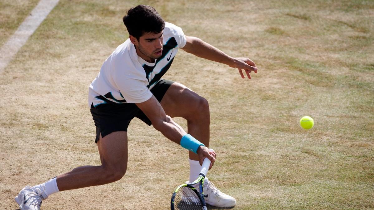 Carlos Alcaraz, durante el partido ante Arthur Rinderknech