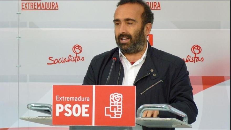 El PSOE pide a los tres extremeños en la dirección del PP que hagan &quot;algo por Extremadura&quot;