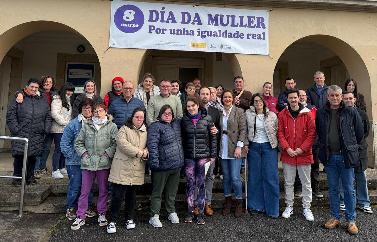Acto institucional do Día da Muller en Lousame.