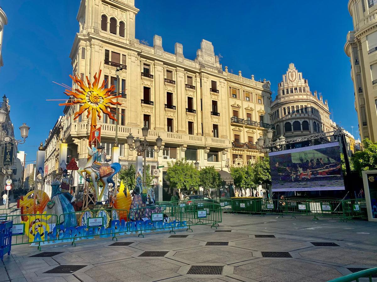 La hoguera en la plaza de Las Tendillas de Córdoba.