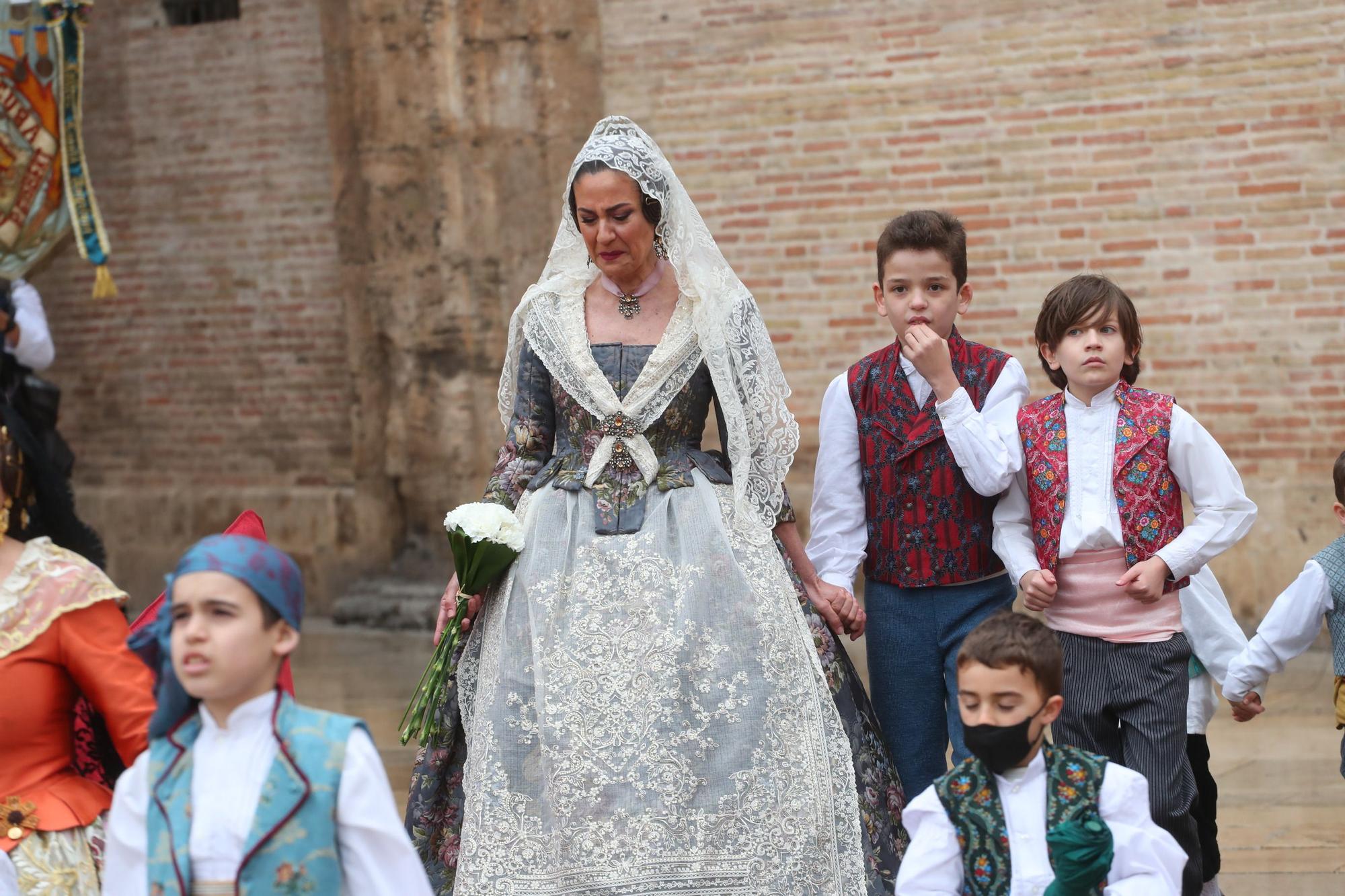 Búscate en el primer día de ofrenda por la calle de la Paz (entre las 15:30 a las 17:00 horas)