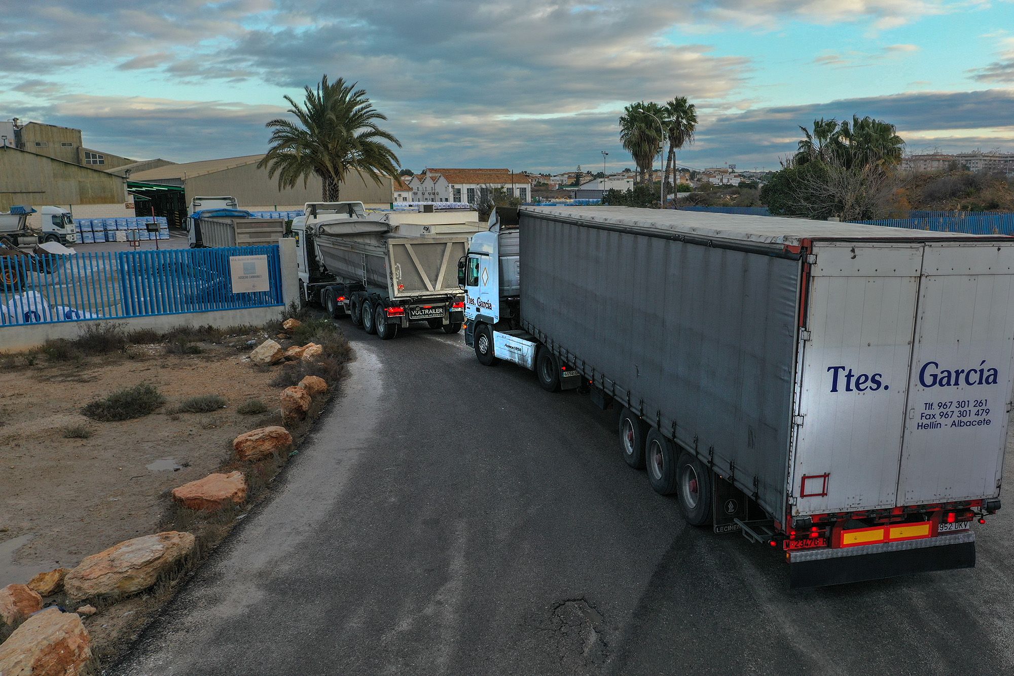 Carga de 3.500 toneladas de sal de las salinas de Torrevieja con destino a Madrid