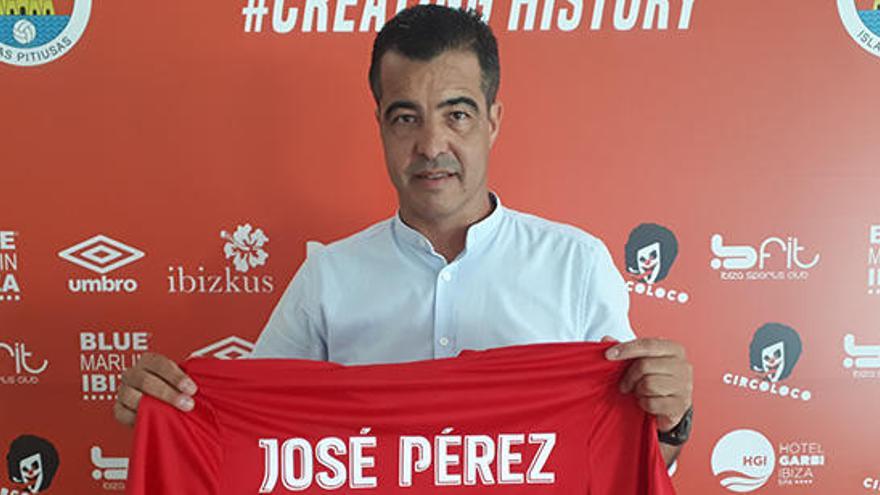El CD Ibiza presenta a José Pérez Herrera como su nuevo entrenador por dos años