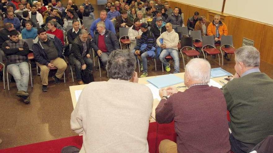 Una de las asambleas de la Asociación de Armadores de Cerco de Galicia (Acerga).