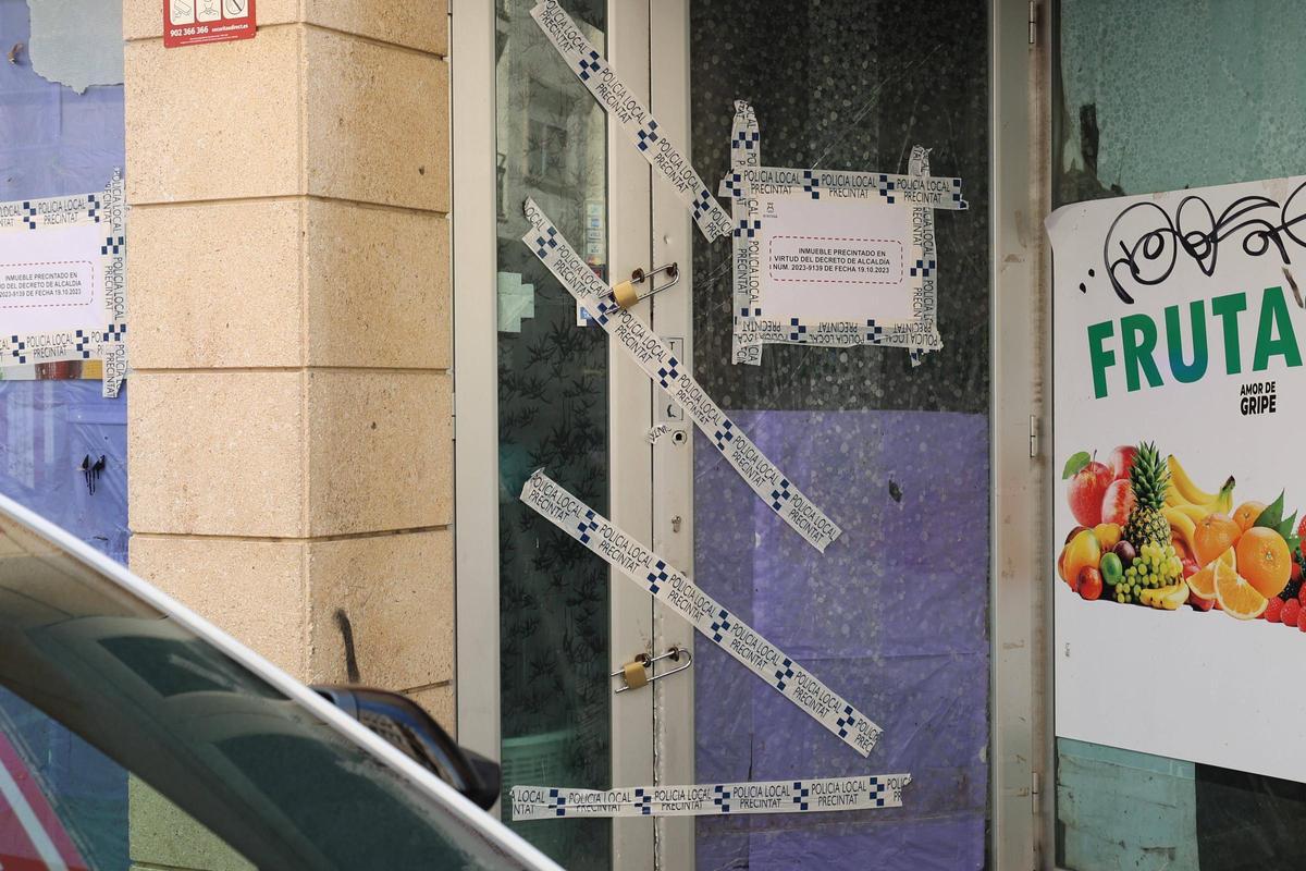 Todas las imágenes del desalojo en el local de Ibiza Todas las imágenes del desalojo en el local de Ibiza