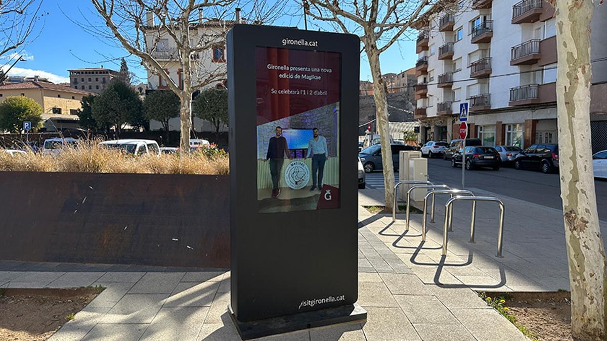 Pantalla informativa que s'ha col·locat a l'Avinguda Catalunya de Gironella