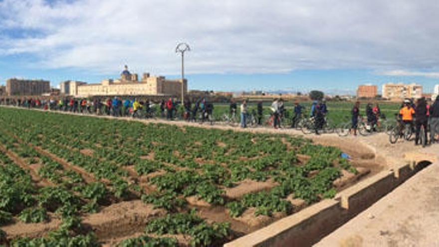 Una ruta en bici reivindica las pedanías